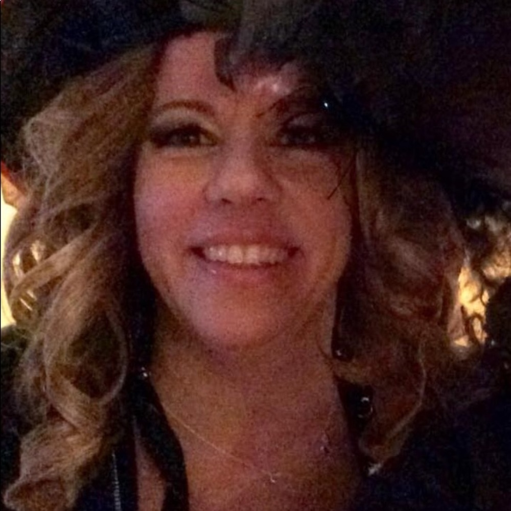 Meet your Posher, Andrea